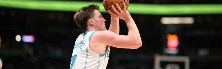 真人视讯百家乐-从接球就被限制！4号秀克尼佩尔12中8拿到18分5板4助