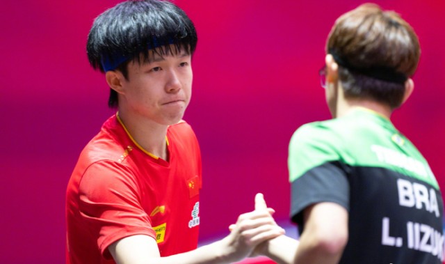 世乒赛男单：王楚钦4-0巴西选手莱昂纳多·饭冢，晋级32强