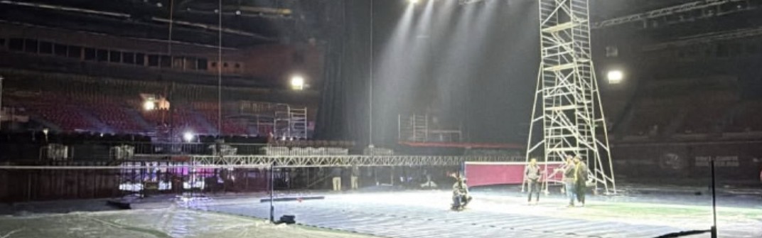 真人视讯百家乐登录入口-地板有鸟粪+灰尘弥漫！印度公开赛遭狂批：得戴口罩 选手疯狂退赛